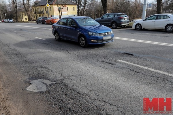 Корректировка в организации работ, допбригады: как дорожники Минска справляются с растущей ямочностью Корректировка в организации работ, допбригады: как дорожники Минска справляются с растущей ямочностью