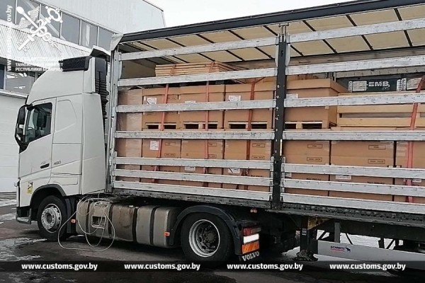 Белорусские таможенники пресекли попытку незаконного ввоза запчастей на сумму более 1,4 млн рублей Белорусские таможенники пресекли попытку незаконного ввоза запчастей на сумму более 1,4 млн рублей