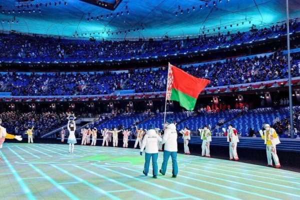 В Пекине завершилась церемония открытия зимней Олимпиады-2022. Собрали самые яркие моменты праздника