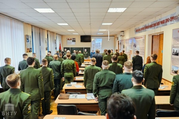 В Минске обсудили проблемы военной экономики, финансового и квартирно-эксплуатационного обеспечения ВС