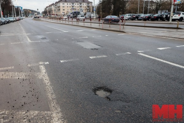 Корректировка в организации работ, допбригады: как дорожники Минска справляются с растущей ямочностью Корректировка в организации работ, допбригады: как дорожники Минска справляются с растущей ямочностью