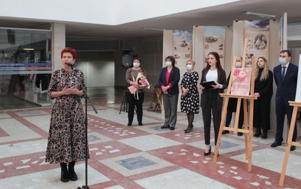 В БГМУ проходит фотовыставка, приуроченная к Всемирному дню борьбы с онкологией		 
			В БГМУ проходит фотовыставка, приуроченная к Всемирному дню борьбы с онкологией