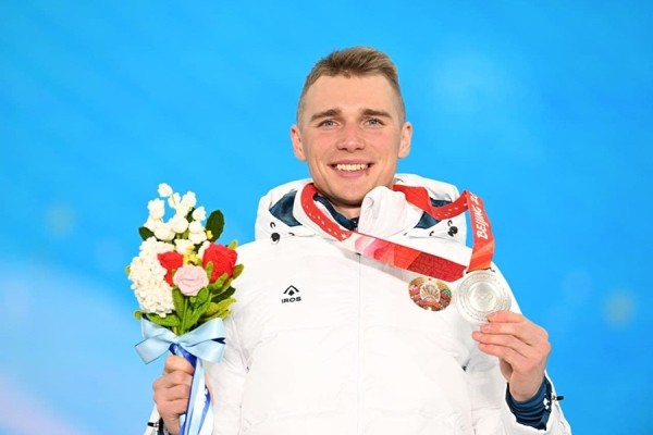 Антону Смольскому вручили серебряную медаль Олимпийских игр в Пекине