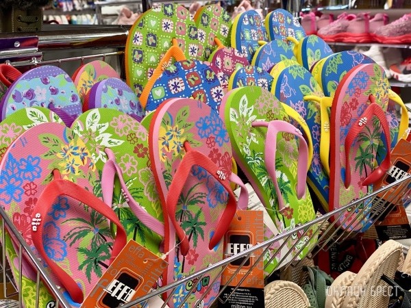 Брестчане, спешите за покупками! В большом магазине «МЕЧТА» новое поступление весенней одежды и обуви для всей семьи Брестчане, спешите за покупками! В большом магазине «МЕЧТА» новое поступление весенней одежды и обуви для всей семьи