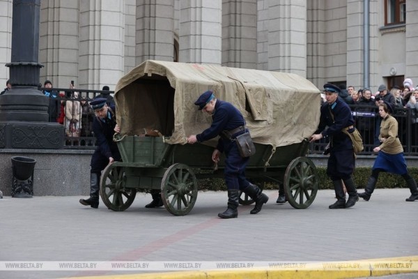 В Бресте реконструировали оборону ж/д вокзала и открыли мемориальную доску В Бресте реконструировали оборону ж/д вокзала и открыли мемориальную доску