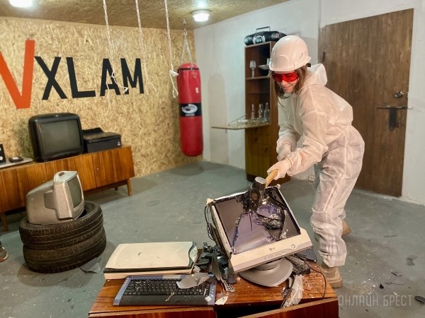 Где снять стресс? В Бресте появилось место под названием «VXLAM», где можно дать волю своим эмоциям Где снять стресс? В Бресте появилось место под названием «VXLAM», где можно дать волю своим эмоциям