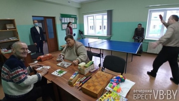 Директор дома-интерната в Волках Николай Шульган: «У нас закрытое учреждение, но мы стараемся быть открытыми» Директор дома-интерната в Волках Николай Шульган: «У нас закрытое учреждение, но мы стараемся быть открытыми»