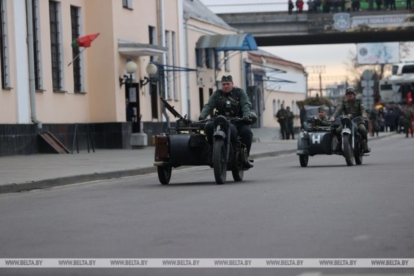 В Бресте реконструировали оборону ж/д вокзала и открыли мемориальную доску В Бресте реконструировали оборону ж/д вокзала и открыли мемориальную доску