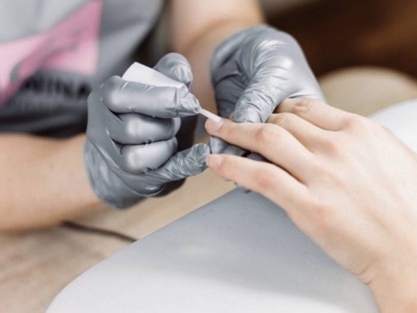 Они цены не поднимают, а дарят скидки! Студия маникюра «GANINA.NAILS» и магазин ногтевого сервиса «PTICA NAIL SHOP» в центре Бреста