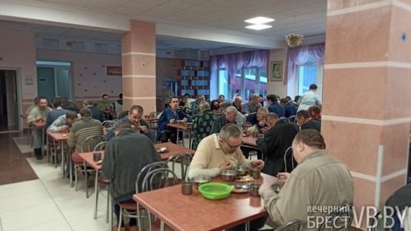 Директор дома-интерната в Волках Николай Шульган: «У нас закрытое учреждение, но мы стараемся быть открытыми» Директор дома-интерната в Волках Николай Шульган: «У нас закрытое учреждение, но мы стараемся быть открытыми»