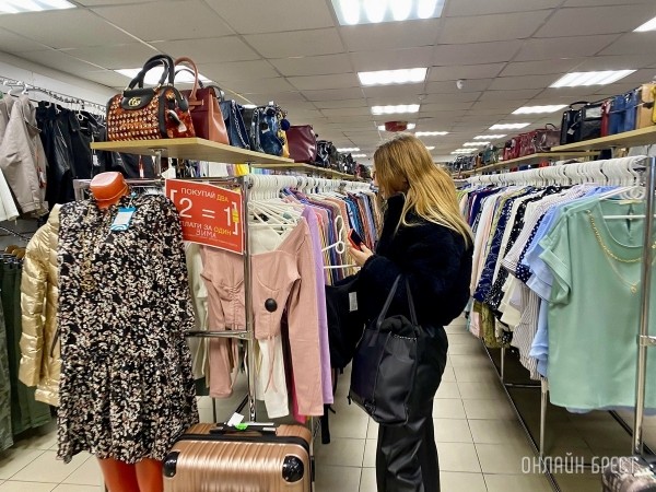 Брестчане, спешите за покупками! В большом магазине «МЕЧТА» новое поступление весенней одежды и обуви для всей семьи Брестчане, спешите за покупками! В большом магазине «МЕЧТА» новое поступление весенней одежды и обуви для всей семьи
