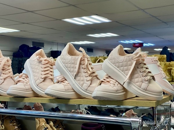 Брестчане, спешите за покупками! В большом магазине «МЕЧТА» новое поступление весенней одежды и обуви для всей семьи Брестчане, спешите за покупками! В большом магазине «МЕЧТА» новое поступление весенней одежды и обуви для всей семьи