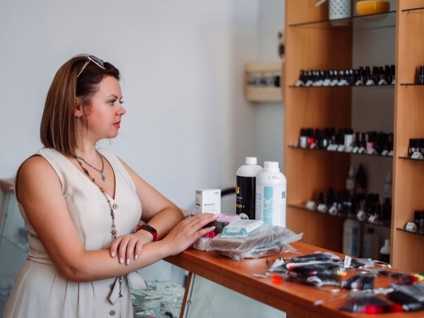 Они цены не поднимают, а дарят скидки! Студия маникюра «GANINA.NAILS» и магазин ногтевого сервиса «PTICA NAIL SHOP» в центре Бреста