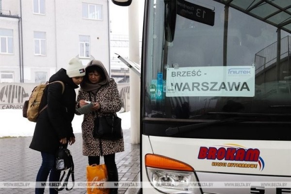 Лишь с четвертой попытки вырвались из Мариуполя: три украинские семьи встретили в Бресте Лишь с четвертой попытки вырвались из Мариуполя: три украинские семьи встретили в Бресте