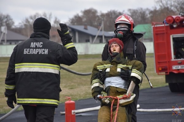 В Бресте прошел чемпионат по многоборью спасателей «Сильнейший пожарный-спасатель» В Бресте прошел чемпионат по многоборью спасателей «Сильнейший пожарный-спасатель»
