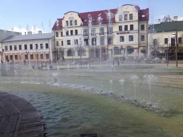 Сегодня в Бресте начали работать фонтаны. Сезон открыт! Сегодня в Бресте начали работать фонтаны. Сезон открыт!