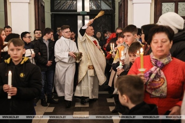 Католики празднуют Светлое Христово Воскресение