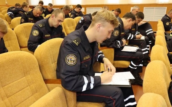 В Барановичи съехалось много сотрудников ГАИ В Барановичи съехалось много сотрудников ГАИ