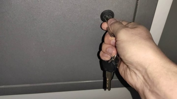 Должны ли закрываться на ключ электрощитки в многоквартирных домах? История белоруса Должны ли закрываться на ключ электрощитки в многоквартирных домах? История белоруса