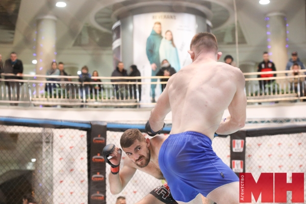 Около 40 бойцов и множество зрителей: в ТЦ «Столица» прошел чемпионат страны по ММА