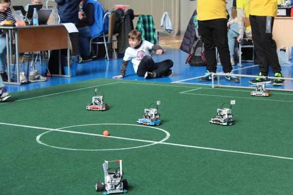 Лучшие робототехники собрались в Пинске Лучшие робототехники собрались в Пинске