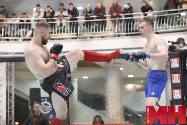 Около 40 бойцов и множество зрителей: в ТЦ «Столица» прошел чемпионат страны по ММА