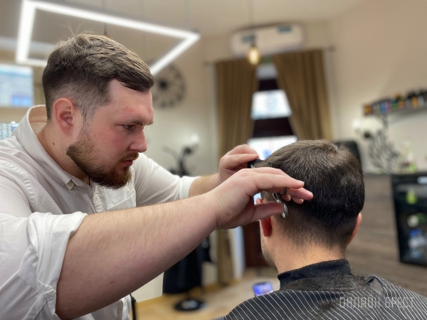 В новом барбершопе «Gartem» на Карла Маркса стильно преображают, дарят скидку, угощают кофе и предлагают сыграть в Play Station В новом барбершопе «Gartem» на Карла Маркса стильно преображают, дарят скидку, угощают кофе и предлагают сыграть в Play Station