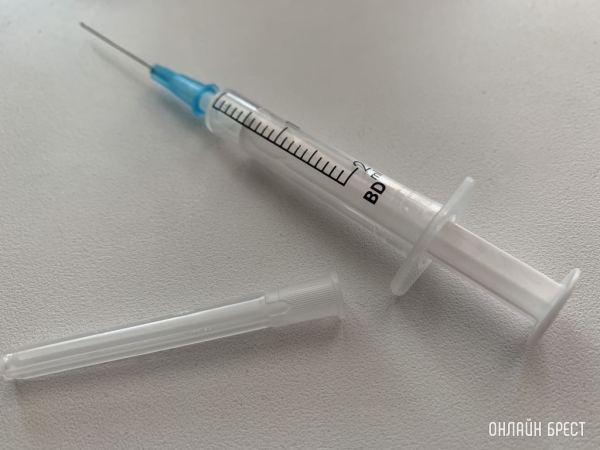 Почти пять тысяч детей вакцинировали от коронавируса в Беларуси