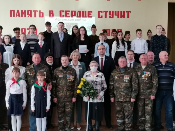 В Заводском районе прошло мероприятие, посвященное Дню памяти воинов-интернационалистов, «Память в сердце стучит» В Заводском районе прошло мероприятие, посвященное Дню памяти воинов-интернационалистов, «Память в сердце стучит»