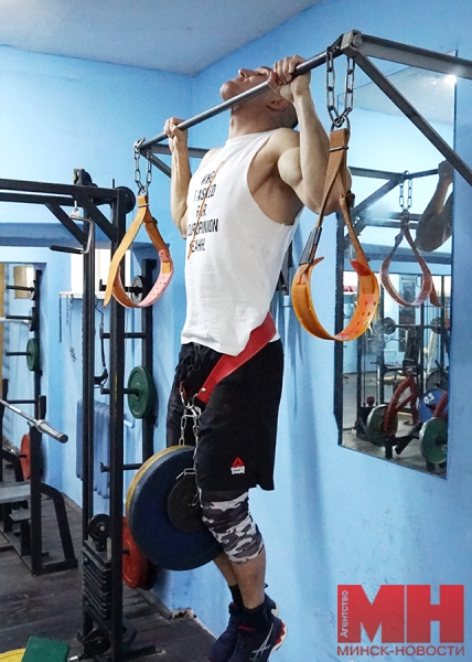 «Не стыдно начать заниматься даже в 50–60 лет». Как минские спортсмены-силачи своим примером мотивируют минчан