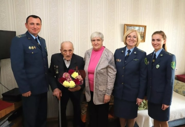 95-летие отпраздновал ветеран Великой Отечественной войны, служивший в Брестской таможне 95-летие отпраздновал ветеран Великой Отечественной войны, служивший в Брестской таможне