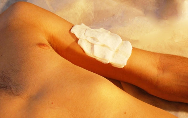 
			Первая помощь при острой кровопотере и травматическом шоке		