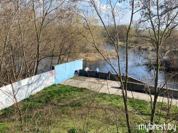 Как выглядит новый участок набережной реки Мухавец в Бресте Как выглядит новый участок набережной реки Мухавец в Бресте