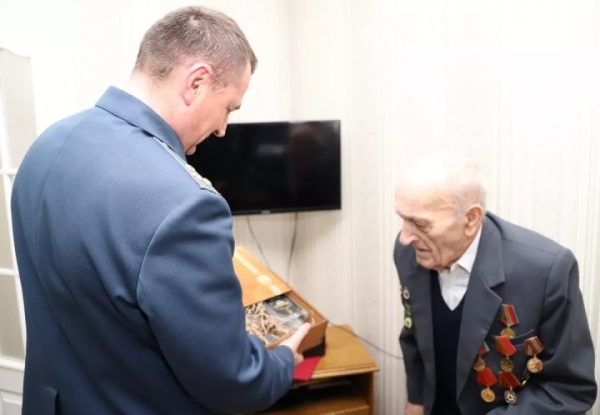 95-летие отпраздновал ветеран Великой Отечественной войны, служивший в Брестской таможне 95-летие отпраздновал ветеран Великой Отечественной войны, служивший в Брестской таможне