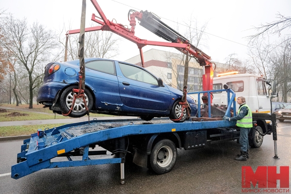 В Заводском районе активно очищают улицы и дворы от автохлама. Что нужно знать автовладельцам В Заводском районе активно очищают улицы и дворы от автохлама. Что нужно знать автовладельцам