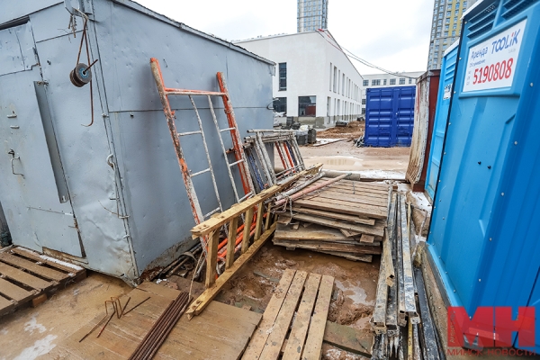 «Урны сдуло ветром». Рейд по стройплощадкам: какие нарушения нашли