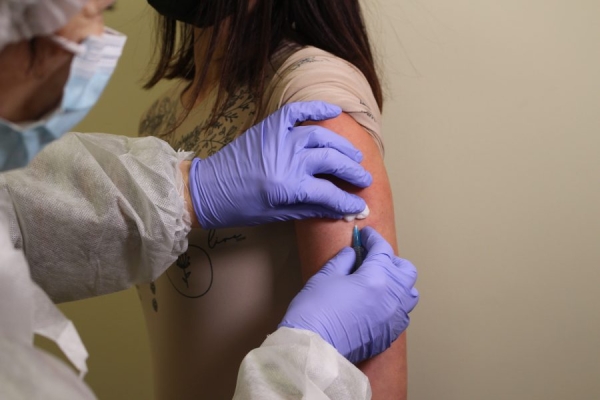 «Мы максимально приблизились к людям». Как работает новый пункт вакцинации в минской подземке «Мы максимально приблизились к людям». Как работает новый пункт вакцинации в минской подземке